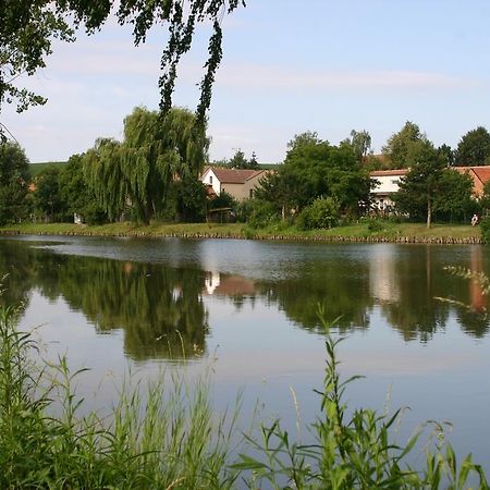 Penzion U Sklepu Hovorany Exterior photo
