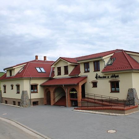 Penzion U Sklepu Hovorany Exterior photo