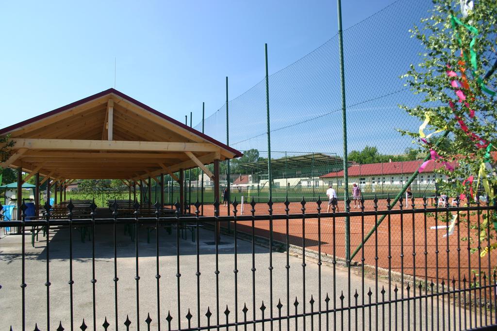 Penzion U Sklepu Hovorany Exterior photo